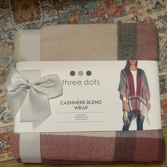 Three Dots Cashmere Blend Wrap with Fringe Plaid - New in Packaging - Picture 8 of 8